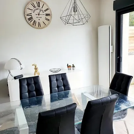 Maison Moderne Avec Piscine & Jacuzzi Prives Prázdninový dům