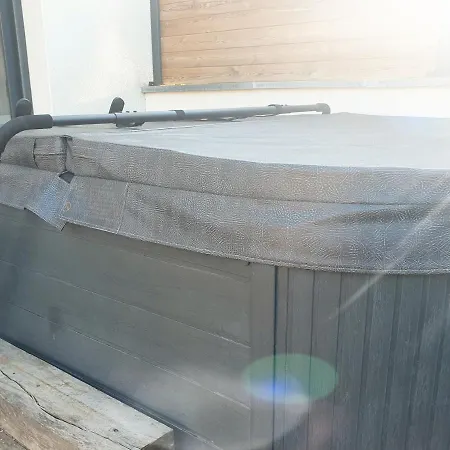 Maison Moderne Avec Piscine & Jacuzzi Prives Montans