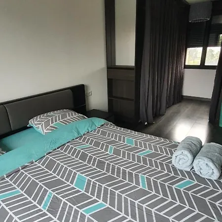 Prázdninový dům Maison Moderne Avec Piscine & Jacuzzi Prives *